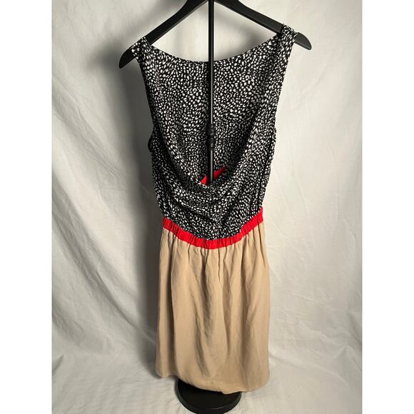 Cynthia Vincent 100% Silk Dress Size M – Scoop Back Print Top Red Waist Beige - Picture 2 of 7